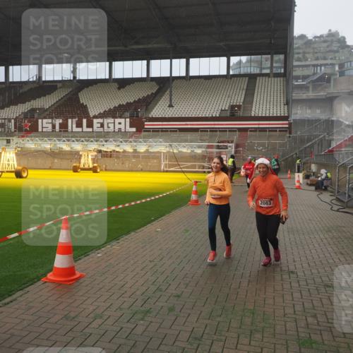 07.12.2025 - St. Pauli X-Mass-Run No. 15 Fabian Wolf http://msf.ph/oto/9382824 07.12.2025 10:10:26 Ziel 550, 962, 1399, 1571, 2083, 2087, 4358, 4507 meine-sportfotos.de