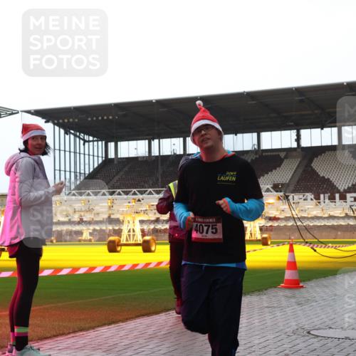 07.12.2025 - St. Pauli X-Mass-Run No. 15 Luisa Fischer http://msf.ph/oto/9382842 07.12.2025 10:50:49 Ziel 15, 4075, 40, 904, 905, 1726, 1729, 1730, 2250, 2460, 2575, 2582, 2583, 2584, 3026, 3287, 3291, 3368, 4075, 4110, 4111, 4756, 4757, 4759, 4855 meine-sportfotos.de