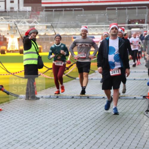 07.12.2025 - St. Pauli X-Mass-Run No. 15 Luisa Fischer http://msf.ph/oto/9382850 07.12.2025 11:24:18 Ziel 2814, 2409, 2812, 3071, 2387, 593, 813, 2037, 2387, 2389, 2409, 2814, 3071, 3190, 3191, 3302, 3361, 4648, 4840, 4841 meine-sportfotos.de