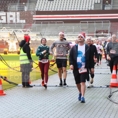 07.12.2025 - St. Pauli X-Mass-Run No. 15 Luisa Fischer http://msf.ph/oto/9382860 07.12.2025 11:24:19 Ziel 2814, 2409, 2812, 3071, 593, 813, 2037, 2387, 2389, 2409, 2814, 3071, 3190, 3191, 3302, 3361, 4648, 4840, 4841 meine-sportfotos.de