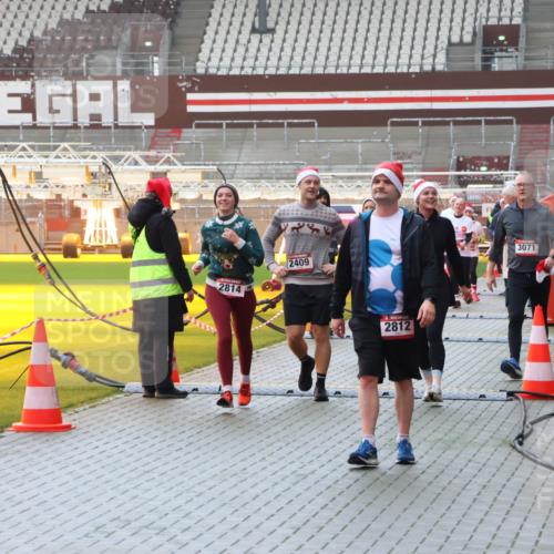 07.12.2025 - St. Pauli X-Mass-Run No. 15 Luisa Fischer http://msf.ph/oto/9382863 07.12.2025 11:24:19 Ziel 2814, 2409, 2812, 3071, 593, 813, 2037, 2387, 2389, 2409, 2814, 3071, 3190, 3191, 3302, 3361, 4648, 4840, 4841 meine-sportfotos.de