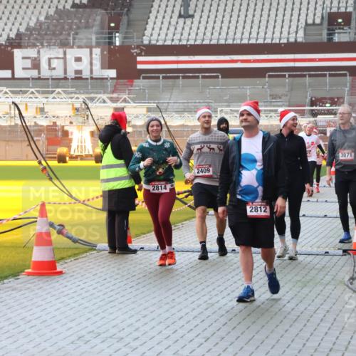 07.12.2025 - St. Pauli X-Mass-Run No. 15 Luisa Fischer http://msf.ph/oto/9382865 07.12.2025 11:24:20 Ziel 2814, 2409, 2812, 3071, 1, 593, 813, 2037, 2387, 2389, 2409, 2814, 3071, 3190, 3191, 3302, 3361, 4648, 4840, 4841 meine-sportfotos.de