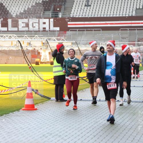 07.12.2025 - St. Pauli X-Mass-Run No. 15 Luisa Fischer http://msf.ph/oto/9382867 07.12.2025 11:24:20 Ziel 2814, 2409, 2812, 4841, 3071, 593, 813, 2037, 2387, 2389, 2409, 2814, 3071, 3190, 3191, 3302, 3361, 4648, 4840, 4841 meine-sportfotos.de