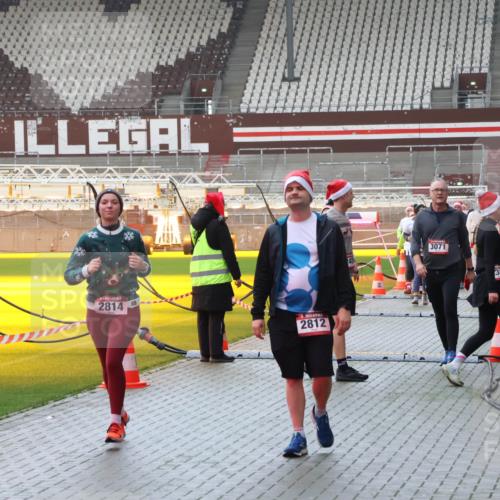 07.12.2025 - St. Pauli X-Mass-Run No. 15 Luisa Fischer http://msf.ph/oto/9382883 07.12.2025 11:24:22 Ziel 2814, 2812, 3071, 389, 593, 813, 2037, 2386, 2387, 2388, 2389, 2409, 2814, 3071, 3190, 3191, 3302, 3361, 4648, 4840, 4841 meine-sportfotos.de