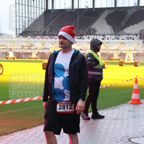 07.12.2025 - St. Pauli X-Mass-Run No. 15 Luisa Fischer http://msf.ph/oto/9382908 07.12.2025 11:24:29 Ziel 15, 2812, 593, 672, 813, 2386, 2387, 2388, 2389, 2409, 2605, 2606, 2814, 2875, 2881, 3071, 3190, 3191, 3361, 4840, 4841 meine-sportfotos.de