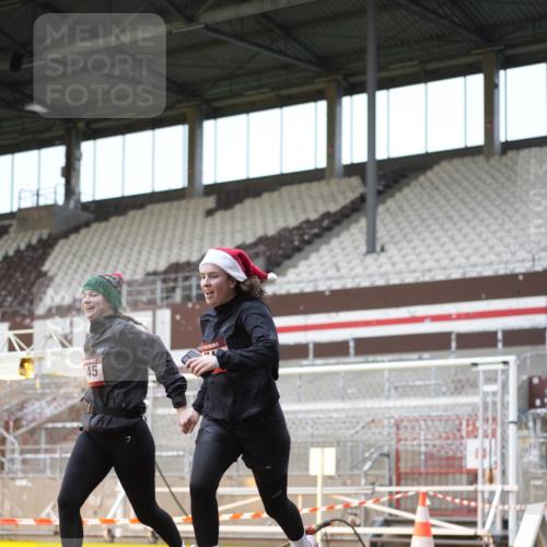 07.12.2025 - St. Pauli X-Mass-Run No. 15 Patografie http://msf.ph/oto/9382910 07.12.2025 10:23:23 Ziel 638, 4005, 4141, 4145, 4458, 4549 meine-sportfotos.de