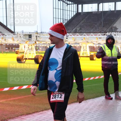 07.12.2025 - St. Pauli X-Mass-Run No. 15 Luisa Fischer http://msf.ph/oto/9382914 07.12.2025 11:24:30 Ziel 15, 2812, 6709, 593, 672, 813, 1773, 2386, 2387, 2388, 2389, 2409, 2605, 2606, 2814, 2875, 2881, 3071, 3190, 3191, 3361, 4840, 4841 meine-sportfotos.de