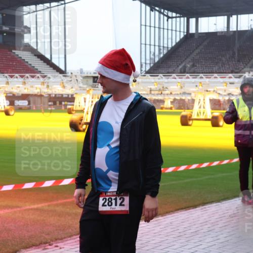 07.12.2025 - St. Pauli X-Mass-Run No. 15 Luisa Fischer http://msf.ph/oto/9382916 07.12.2025 11:24:30 Ziel 2812, 593, 672, 813, 1773, 2386, 2387, 2388, 2389, 2409, 2605, 2606, 2814, 2875, 2881, 3071, 3190, 3191, 3361, 4840, 4841 meine-sportfotos.de