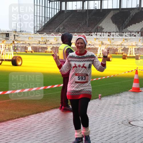 07.12.2025 - St. Pauli X-Mass-Run No. 15 Luisa Fischer http://msf.ph/oto/9382931 07.12.2025 11:24:38 Ziel 15, 593, 2386, 593, 672, 813, 1773, 2386, 2388, 2399, 2400, 2402, 2605, 2606, 2814, 2875, 2881, 3071, 3092, 3361, 4840, 4841 meine-sportfotos.de