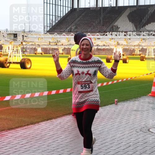 07.12.2025 - St. Pauli X-Mass-Run No. 15 Luisa Fischer http://msf.ph/oto/9382935 07.12.2025 11:24:38 Ziel 15, 593, 593, 672, 813, 1773, 2386, 2388, 2399, 2400, 2402, 2605, 2606, 2814, 2875, 2881, 3071, 3092, 3361, 4840, 4841 meine-sportfotos.de