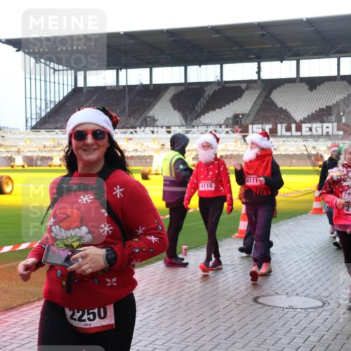 07.12.2025 - St. Pauli X-Mass-Run No. 15 Luisa Fischer http://msf.ph/oto/9382936 07.12.2025 10:51:21 Ziel 2250, 4110, 4111, 2763, 249, 381, 564, 769, 1093, 1691, 1726, 1729, 1730, 2250, 2460, 2583, 2737, 2738, 2763, 3199, 3287, 3291, 3342, 3368, 4075, 4535, 4537, 4760, 4881 meine-sportfotos.de