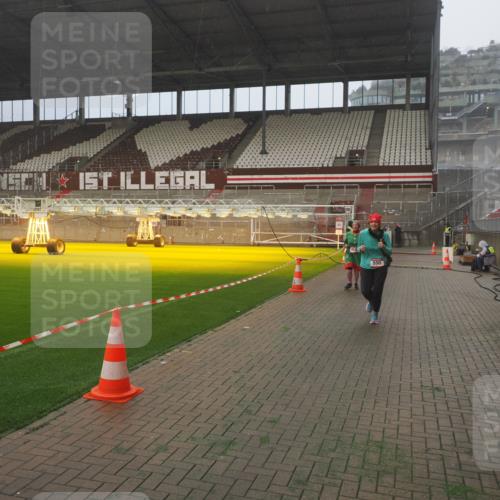 07.12.2025 - St. Pauli X-Mass-Run No. 15 Fabian Wolf http://msf.ph/oto/9382943 07.12.2025 10:10:32 Ziel 550, 964, 1571, 2083, 2087 meine-sportfotos.de