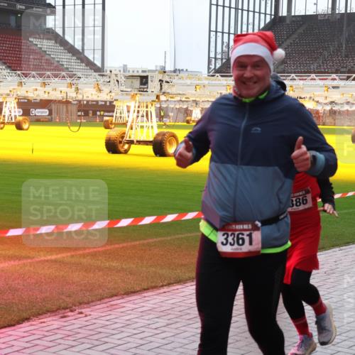 07.12.2025 - St. Pauli X-Mass-Run No. 15 Luisa Fischer http://msf.ph/oto/9382945 07.12.2025 11:24:42 Ziel 5, 3361, 386, 2388, 593, 672, 813, 1773, 2386, 2388, 2399, 2400, 2402, 2480, 2605, 2606, 2814, 2852, 2875, 2881, 3092, 3361, 4840, 4841 meine-sportfotos.de