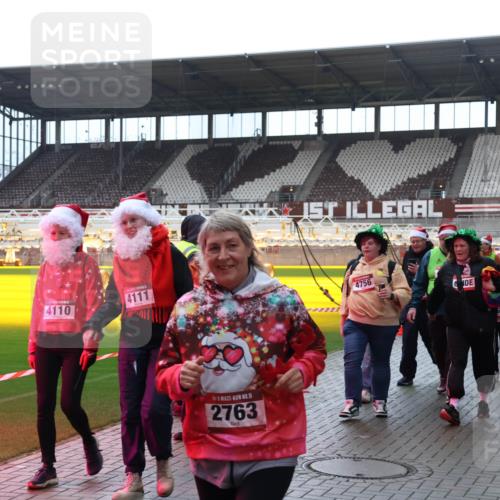 07.12.2025 - St. Pauli X-Mass-Run No. 15 Luisa Fischer http://msf.ph/oto/9382953 07.12.2025 10:51:23 Ziel 4110, 4111, 5, 2763, 4756, 368, 1691, 249, 381, 564, 769, 1093, 1691, 1726, 1729, 1730, 2250, 2460, 2737, 2738, 2763, 3199, 3287, 3342, 3368, 4535, 4537, 4760, 4881 meine-sportfotos.de