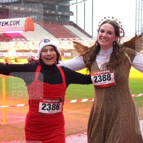 07.12.2025 - St. Pauli X-Mass-Run No. 15 Luisa Fischer http://msf.ph/oto/9382963 07.12.2025 11:24:44 Ziel 15, 2386, 15, 2388, 672, 813, 1320, 1773, 2386, 2388, 2399, 2400, 2402, 2448, 2480, 2605, 2606, 2814, 2852, 2875, 2881, 3092, 3194, 3361, 4840, 4841 meine-sportfotos.de