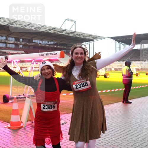 07.12.2025 - St. Pauli X-Mass-Run No. 15 Luisa Fischer http://msf.ph/oto/9382973 07.12.2025 11:24:45 Ziel 15, 2386, 2388, 2875, 672, 813, 1320, 1752, 1773, 2386, 2388, 2399, 2400, 2402, 2448, 2480, 2605, 2606, 2814, 2852, 2875, 2881, 3092, 3194, 3361, 4840, 4841 meine-sportfotos.de