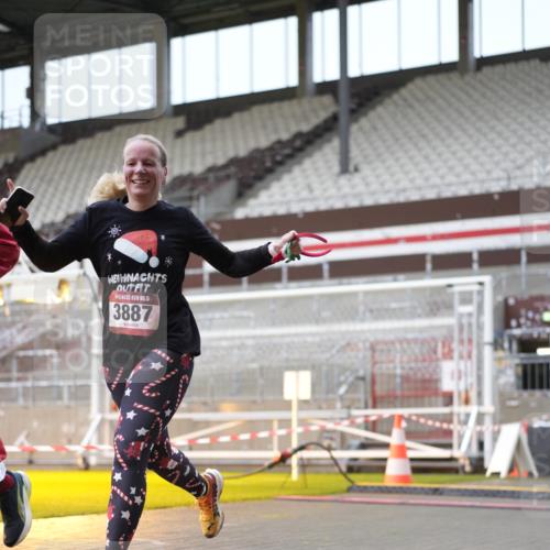 07.12.2025 - St. Pauli X-Mass-Run No. 15 Patografie http://msf.ph/oto/9382974 07.12.2025 10:23:32 Ziel 638, 3539, 3644, 3649, 3887, 3890, 4145, 4549 meine-sportfotos.de