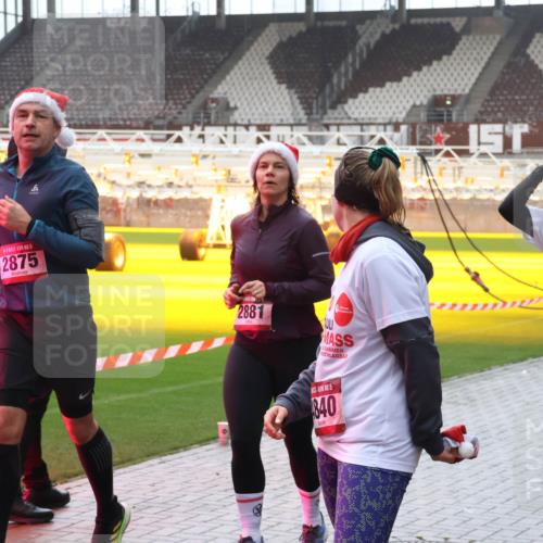 07.12.2025 - St. Pauli X-Mass-Run No. 15 Luisa Fischer http://msf.ph/oto/9382979 07.12.2025 11:24:46 Ziel 15, 2875, 1, 2881, 4841, 5, 840, 672, 813, 1320, 1752, 1773, 2386, 2388, 2399, 2400, 2402, 2448, 2480, 2605, 2606, 2814, 2852, 2875, 2881, 3092, 3194, 3361, 4840, 4841 meine-sportfotos.de