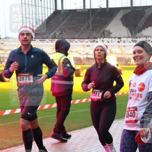 07.12.2025 - St. Pauli X-Mass-Run No. 15 Luisa Fischer http://msf.ph/oto/9382980 07.12.2025 11:24:47 Ziel 2875, 2881, 4840, 15, 672, 813, 1320, 1752, 1773, 2386, 2388, 2399, 2400, 2402, 2448, 2480, 2605, 2606, 2814, 2852, 2875, 2881, 3092, 3194, 3361, 4840, 4841 meine-sportfotos.de