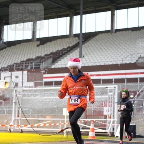 07.12.2025 - St. Pauli X-Mass-Run No. 15 Patografie http://msf.ph/oto/9382996 07.12.2025 10:23:39 Ziel 638, 1104, 2603, 2634, 3539, 3644, 3649, 3887, 3890, 4043, 4139, 4144, 4145, 4377, 4378, 4549 meine-sportfotos.de