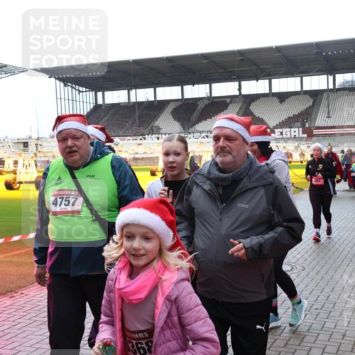 07.12.2025 - St. Pauli X-Mass-Run No. 15 Luisa Fischer http://msf.ph/oto/9382998 07.12.2025 10:51:29 Ziel 15, 4757, 15, 368, 381, 249, 381, 564, 769, 1093, 1691, 1726, 1729, 1730, 2737, 2738, 2763, 3199, 3342, 3368, 4535, 4537, 4760, 4881 meine-sportfotos.de