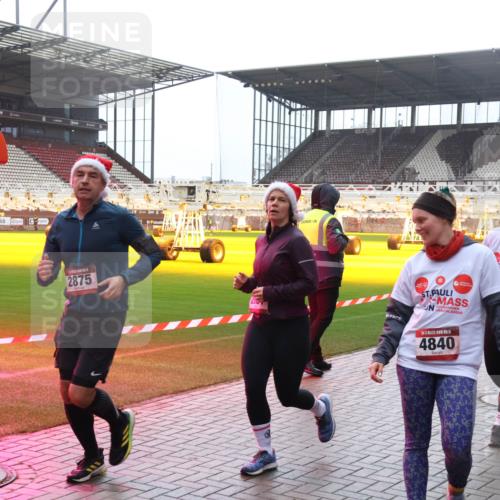 07.12.2025 - St. Pauli X-Mass-Run No. 15 Luisa Fischer http://msf.ph/oto/9383002 07.12.2025 11:24:47 Ziel 4, 2875, 5, 4840, 41, 672, 813, 1320, 1752, 1773, 2386, 2388, 2399, 2400, 2402, 2448, 2480, 2605, 2606, 2814, 2852, 2875, 2881, 3092, 3194, 3361, 4840, 4841 meine-sportfotos.de