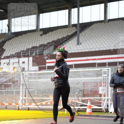 07.12.2025 - St. Pauli X-Mass-Run No. 15 Patografie http://msf.ph/oto/9383005 07.12.2025 10:23:40 Ziel 638, 1104, 2603, 2634, 3539, 3644, 3649, 3887, 3890, 4043, 4139, 4144, 4377, 4378 meine-sportfotos.de