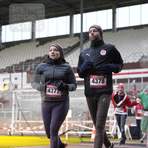 07.12.2025 - St. Pauli X-Mass-Run No. 15 Patografie http://msf.ph/oto/9383016 07.12.2025 10:23:42 Ziel 638, 1104, 2603, 2634, 3539, 3644, 3649, 3887, 3890, 4043, 4139, 4144, 4377, 4378 meine-sportfotos.de