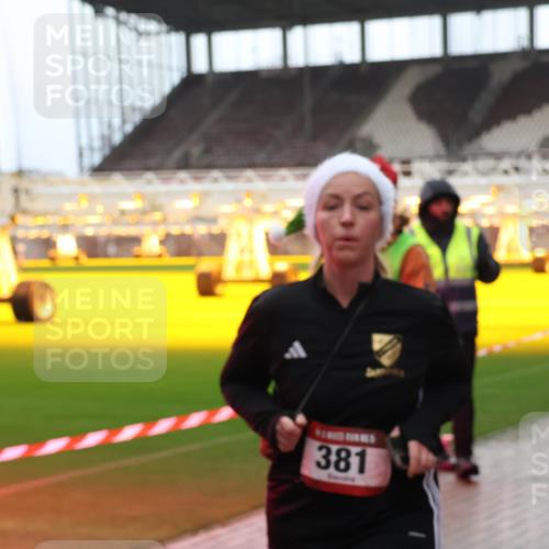 07.12.2025 - St. Pauli X-Mass-Run No. 15 Luisa Fischer http://msf.ph/oto/9383018 07.12.2025 10:51:32 Ziel 381, 249, 381, 564, 769, 1093, 1691, 1726, 1729, 1730, 2737, 2738, 2763, 3199, 3342, 4535, 4537, 4760, 4881 meine-sportfotos.de