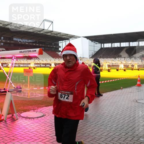 07.12.2025 - St. Pauli X-Mass-Run No. 15 Luisa Fischer http://msf.ph/oto/9383050 07.12.2025 11:24:55 Ziel 00, 15, 672, 1, 672, 705, 813, 1320, 1346, 1384, 1427, 1752, 1773, 2386, 2388, 2399, 2400, 2402, 2448, 2480, 2605, 2606, 2852, 2859, 2869, 2875, 2881, 3092, 3193, 3194, 3195, 3306, 3361, 4632, 4840, 4841 meine-sportfotos.de