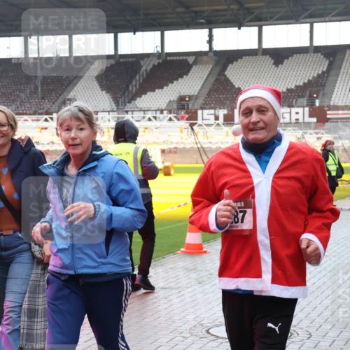 07.12.2025 - St. Pauli X-Mass-Run No. 15 Luisa Fischer http://msf.ph/oto/9383058 07.12.2025 10:51:41 Ziel 15, 87, 1841, 249, 381, 564, 769, 1047, 1093, 1691, 2642, 2643, 2674, 2737, 2738, 2959, 3199, 3342, 4535, 4537, 4881 meine-sportfotos.de