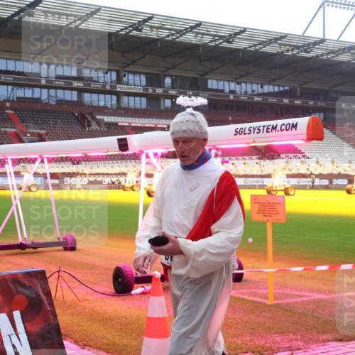 07.12.2025 - St. Pauli X-Mass-Run No. 15 Luisa Fischer http://msf.ph/oto/9383059 07.12.2025 11:24:56 Ziel 672, 705, 813, 1320, 1346, 1384, 1427, 1752, 1773, 2386, 2388, 2399, 2400, 2402, 2447, 2448, 2480, 2605, 2606, 2852, 2859, 2869, 2875, 2881, 3092, 3193, 3194, 3195, 3306, 3361, 4632, 4840, 4841 meine-sportfotos.de