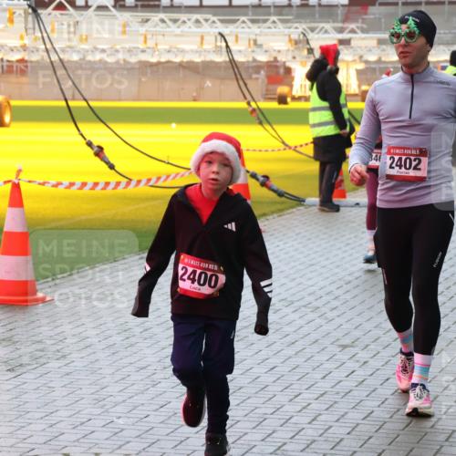 07.12.2025 - St. Pauli X-Mass-Run No. 15 Luisa Fischer http://msf.ph/oto/9383075 07.12.2025 11:25:04 Ziel 15, 2400, 846, 15, 2402, 2399, 672, 705, 1320, 1346, 1384, 1427, 1752, 1773, 2386, 2388, 2399, 2400, 2402, 2447, 2448, 2480, 2605, 2606, 2852, 2859, 2869, 2875, 2881, 3092, 3193, 3194, 3195, 3306, 3314, 4632 meine-sportfotos.de