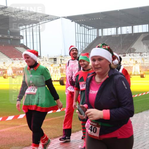 07.12.2025 - St. Pauli X-Mass-Run No. 15 Luisa Fischer http://msf.ph/oto/9383079 07.12.2025 10:13:24 Ziel 107, 107, 1074, 3040, 9, 18, 80, 938, 1044, 1126, 1397, 1733, 2687, 2711, 2712, 2758, 2760, 2770, 3040, 3428, 3514, 3551, 3557, 3585, 3588, 3589, 3799, 3834, 3836, 4081, 4082, 4083, 4487, 4664 meine-sportfotos.de