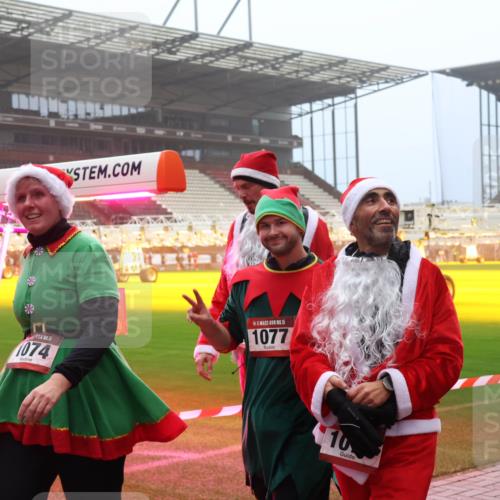 07.12.2025 - St. Pauli X-Mass-Run No. 15 Luisa Fischer http://msf.ph/oto/9383093 07.12.2025 10:13:25 Ziel 5, 074, 15, 1077, 10, 9, 18, 80, 938, 1044, 1126, 1397, 1733, 2687, 2711, 2712, 2758, 2760, 2770, 3040, 3428, 3514, 3551, 3557, 3585, 3588, 3589, 3799, 3834, 3836, 4081, 4082, 4083, 4487, 4664 meine-sportfotos.de