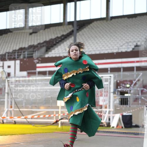 07.12.2025 - St. Pauli X-Mass-Run No. 15 Patografie http://msf.ph/oto/9383101 07.12.2025 10:23:54 Ziel 711, 1104, 2603, 2634, 3968, 4043, 4139, 4144, 4203, 4377, 4378, 4479, 4765 meine-sportfotos.de