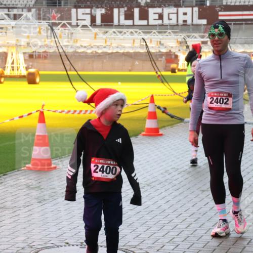 07.12.2025 - St. Pauli X-Mass-Run No. 15 Luisa Fischer http://msf.ph/oto/9383103 07.12.2025 11:25:05 Ziel 5, 2400, 15, 2402, 2399, 672, 705, 1320, 1346, 1384, 1427, 1752, 1773, 2386, 2388, 2399, 2400, 2402, 2447, 2448, 2480, 2605, 2606, 2852, 2859, 2869, 2875, 2881, 3092, 3193, 3194, 3195, 3306, 3314, 4632 meine-sportfotos.de