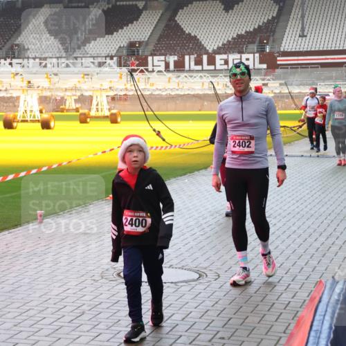 07.12.2025 - St. Pauli X-Mass-Run No. 15 Luisa Fischer http://msf.ph/oto/9383111 07.12.2025 11:25:06 Ziel 15, 2400, 2402, 2399, 672, 705, 1320, 1346, 1384, 1427, 1752, 1773, 2386, 2388, 2399, 2400, 2402, 2447, 2448, 2480, 2605, 2606, 2852, 2859, 2869, 2875, 2881, 3092, 3193, 3194, 3195, 3306, 3314, 4632 meine-sportfotos.de