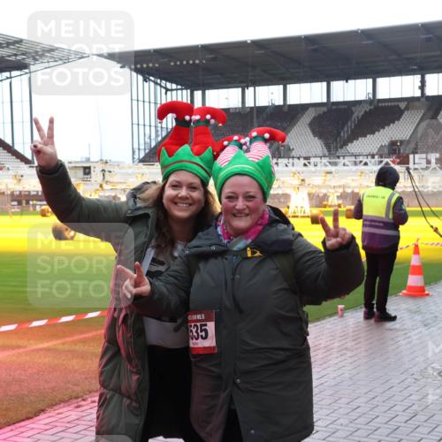 07.12.2025 - St. Pauli X-Mass-Run No. 15 Luisa Fischer http://msf.ph/oto/9383125 07.12.2025 10:51:59 Ziel 15, 535, 275, 328, 1047, 1093, 1964, 1984, 2103, 2105, 2327, 2332, 2553, 2593, 2607, 2642, 2643, 2674, 2836, 2837, 2959, 3199, 3223, 3228, 3342, 4862 meine-sportfotos.de