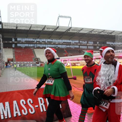 07.12.2025 - St. Pauli X-Mass-Run No. 15 Luisa Fischer http://msf.ph/oto/9383172 07.12.2025 10:13:27 Ziel 1074, 1077, 072, 9, 18, 80, 938, 1044, 1126, 1397, 1733, 2687, 2711, 2712, 2770, 3040, 3428, 3514, 3551, 3557, 3585, 3588, 3589, 3799, 3834, 3836, 4081, 4082, 4083, 4487, 4664 meine-sportfotos.de