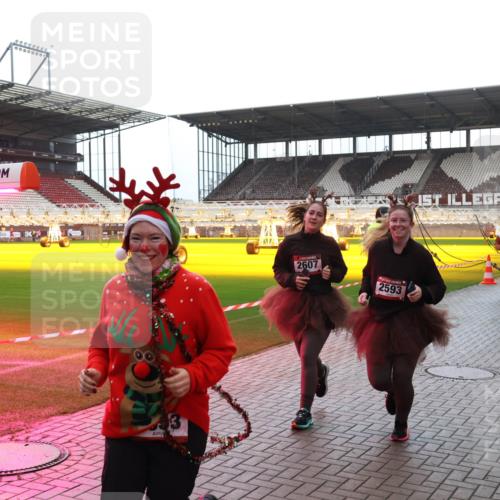 07.12.2025 - St. Pauli X-Mass-Run No. 15 Luisa Fischer http://msf.ph/oto/9383262 07.12.2025 10:52:21 Ziel 2607, 2593, 1047, 2836, 2737, 27, 275, 328, 1047, 1964, 1982, 1984, 2103, 2105, 2165, 2287, 2289, 2327, 2332, 2553, 2592, 2593, 2607, 2642, 2643, 2661, 2674, 2836, 2837, 2959, 3223, 3228, 4550, 4862, 4864, 4865, 4866, 4879, 4880 meine-sportfotos.de