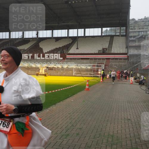 07.12.2025 - St. Pauli X-Mass-Run No. 15 Fabian Wolf http://msf.ph/oto/9383272 07.12.2025 10:10:49 Ziel 979, 1426, 1768, 2530, 4885 meine-sportfotos.de