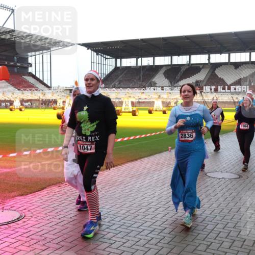 07.12.2025 - St. Pauli X-Mass-Run No. 15 Luisa Fischer http://msf.ph/oto/9383289 07.12.2025 10:52:26 Ziel 00, 1047, 2836, 1964, 2737, 27, 275, 328, 499, 506, 654, 931, 1047, 1098, 1964, 1982, 1984, 2103, 2105, 2165, 2287, 2289, 2327, 2332, 2553, 2592, 2593, 2607, 2661, 2836, 2837, 2959, 3223, 3228, 4550, 4797, 4862, 4864, 4865, 4866, 4879, 4880 meine-sportfotos.de