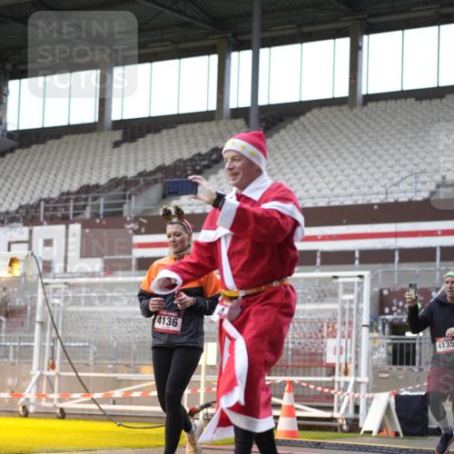 07.12.2025 - St. Pauli X-Mass-Run No. 15 Patografie http://msf.ph/oto/9383342 07.12.2025 10:24:38 Ziel 1986, 2071, 3152, 4078, 4079, 4091, 4092, 4135, 4136, 4155, 4177, 4497, 4530, 4541, 4542, 4766, 4780 meine-sportfotos.de