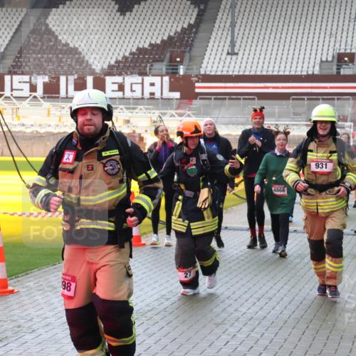 07.12.2025 - St. Pauli X-Mass-Run No. 15 Luisa Fischer http://msf.ph/oto/9383398 07.12.2025 10:52:48 Ziel 98, 27, 4866, 931, 27, 499, 506, 654, 931, 1098, 1305, 1982, 2165, 2287, 2289, 2592, 2661, 4550, 4797, 4864, 4865, 4866, 4879, 4880, 4882 meine-sportfotos.de