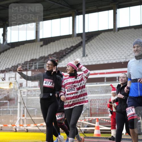 07.12.2025 - St. Pauli X-Mass-Run No. 15 Patografie http://msf.ph/oto/9383400 07.12.2025 10:24:43 Ziel 915, 974, 3152, 4078, 4079, 4091, 4092, 4135, 4136, 4155, 4177, 4496, 4497, 4530, 4541, 4542, 4766, 4780 meine-sportfotos.de
