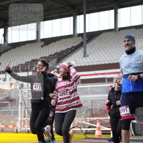 07.12.2025 - St. Pauli X-Mass-Run No. 15 Patografie http://msf.ph/oto/9383406 07.12.2025 10:24:43 Ziel 915, 974, 3152, 4078, 4079, 4091, 4092, 4135, 4136, 4155, 4177, 4496, 4497, 4530, 4541, 4542, 4766, 4780 meine-sportfotos.de