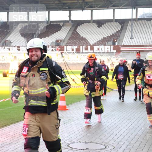 07.12.2025 - St. Pauli X-Mass-Run No. 15 Luisa Fischer http://msf.ph/oto/9383410 07.12.2025 10:52:50 Ziel 198, 27, 4879, 931, 27, 499, 506, 654, 931, 1098, 1305, 2287, 2289, 2592, 2661, 4550, 4797, 4864, 4865, 4866, 4879, 4880, 4882 meine-sportfotos.de