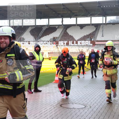 07.12.2025 - St. Pauli X-Mass-Run No. 15 Luisa Fischer http://msf.ph/oto/9383414 07.12.2025 10:52:50 Ziel 15, 98, 931, 27, 499, 506, 654, 931, 1098, 1305, 2287, 2289, 2592, 2661, 4550, 4797, 4864, 4865, 4866, 4879, 4880, 4882 meine-sportfotos.de