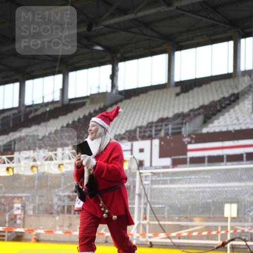 07.12.2025 - St. Pauli X-Mass-Run No. 15 Patografie http://msf.ph/oto/9383460 07.12.2025 10:24:47 Ziel 915, 974, 3152, 4078, 4079, 4091, 4092, 4135, 4136, 4155, 4177, 4474, 4496, 4497, 4530, 4541, 4542, 4846 meine-sportfotos.de